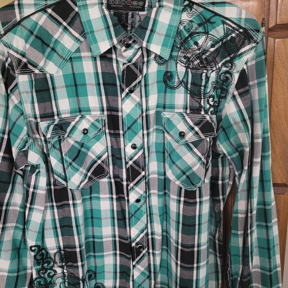 Buckle Pop Icon button down shirt